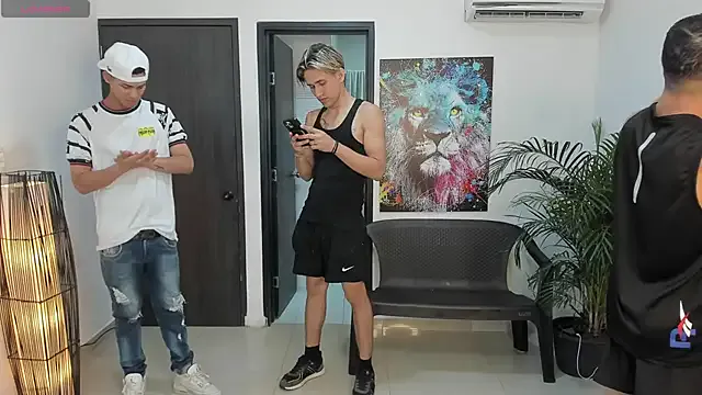 Voyeurism_guyss – webcam model profile photo